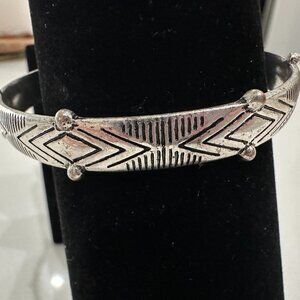 Vintage Metallic Bangle Bracelet